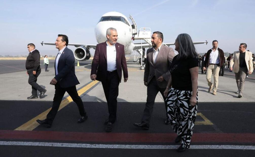 Gobernador de Michoacán anuncia 8 nuevas rutas con aerolínea Volaris (14/02/2025). Foto: Especial