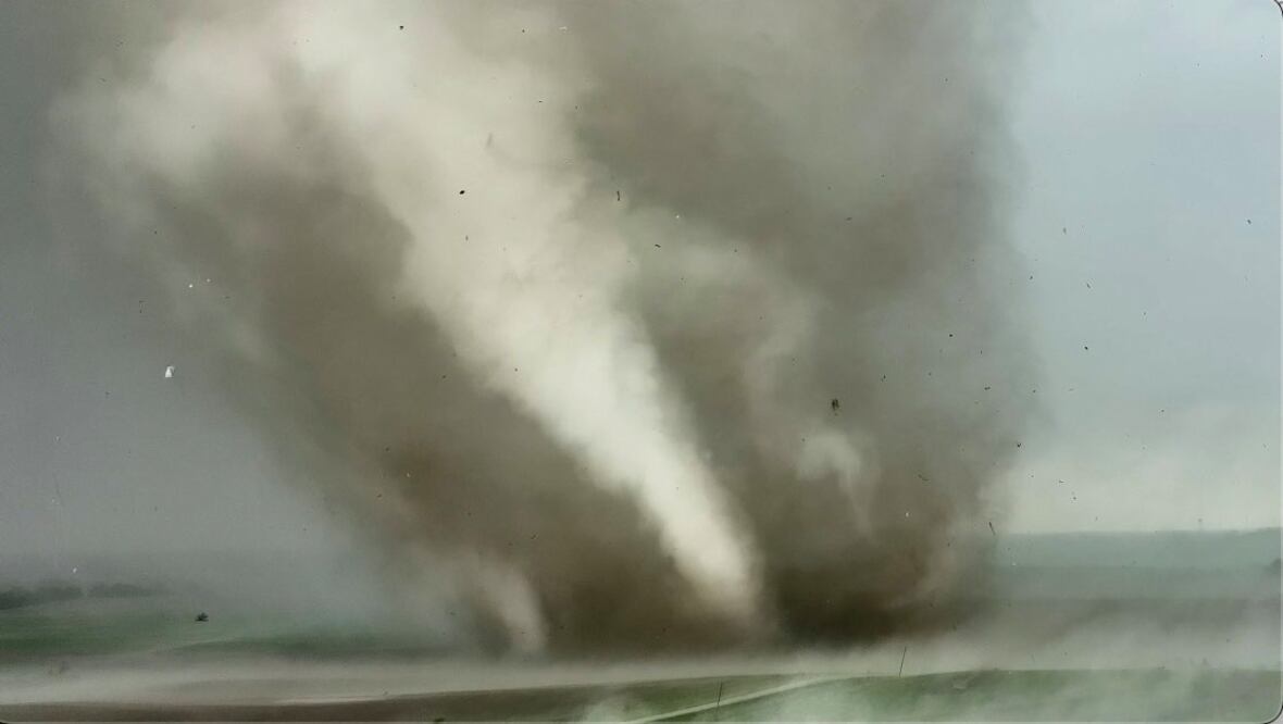 Tornado en Greenfield. Foto tomada de x