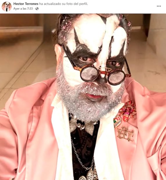 Héctor Terrones compartió esta foto en Facebook, la última.