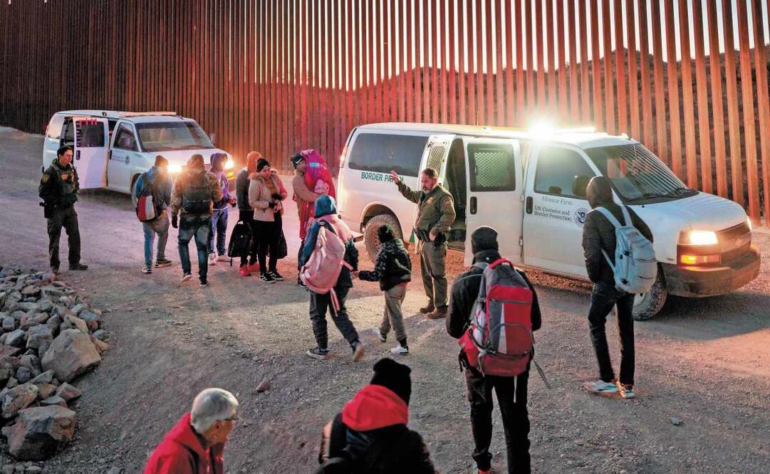 Mexicanos y no mexicanos en movilidad toman todo tipo de riesgo para cruzar la frontera, señaló Tonatiuh Guillén, excomisionado del Instituto Nacional de Migración. Foto: AFP
