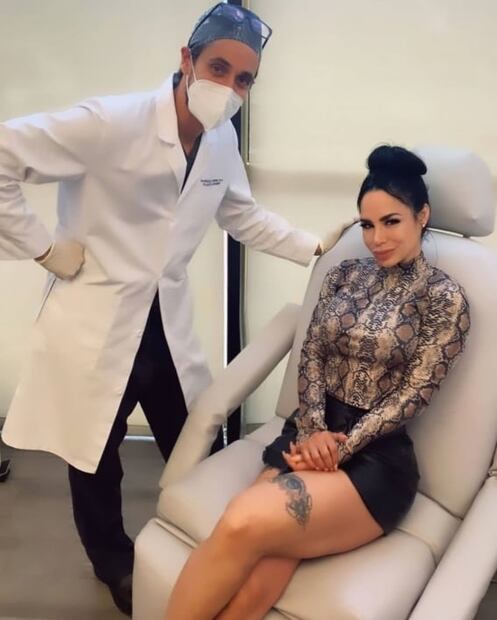 Lis Vega impacta con micro shorts para su procedimiento de labios