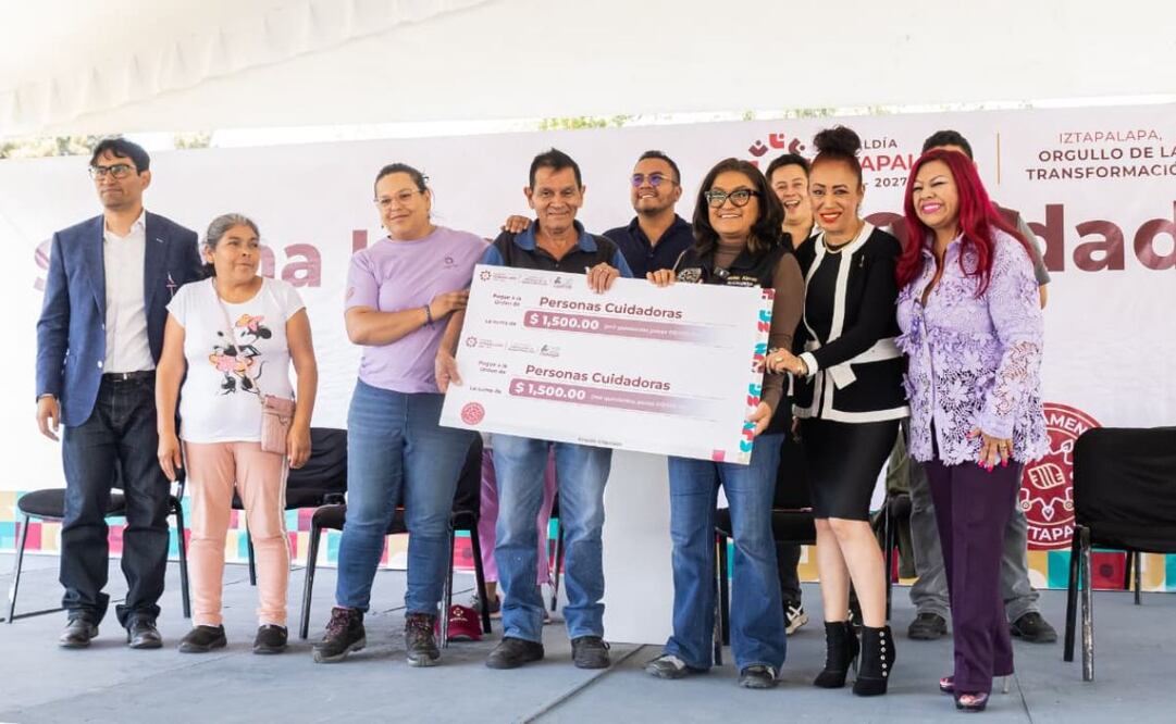 Alcaldía Iztapalapa entregó apoyos económicos a 4 mil 200 personas cuidadoras
Foto: Especial.