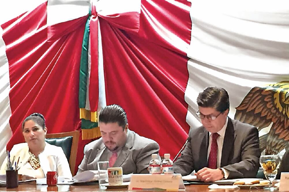 La firma del adendum con Parking Meter, la adquisición de luminarias a sobreprecio y las deudas a proveedores, fueron los temas más cuestionados (ESPECIAL)