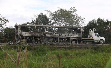 Más de 30 fallecidos y 8 sobrevivientes, el saldo del choque entre autobús y tráiler en Tabasco; revelan lista de pasajeros