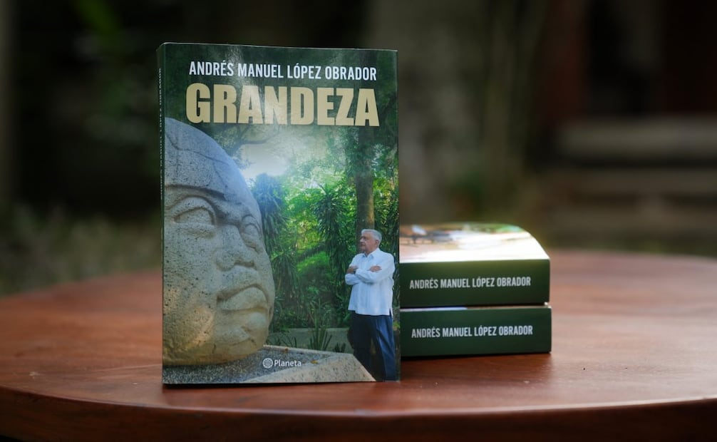 Andrés Manuel López Obrador, expresidente de México, anunció la publicación de su libro “Grandeza” este domingo 30 de noviembre de 2025. Foto: Especial