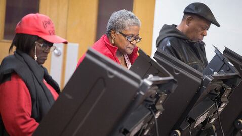 Por qué las votaciones en EU son los martes y no los domingos (y cómo podría favorecer a los republicanos)