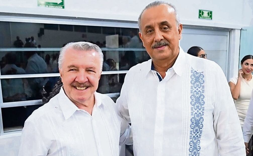 Jaime Lastra (izq.), exfiscal de Tabasco, y Carlos Manuel Merino (der.), gobernador sustituto de Adán Augusto López, en el sexenio pasado. Foto: Especial
