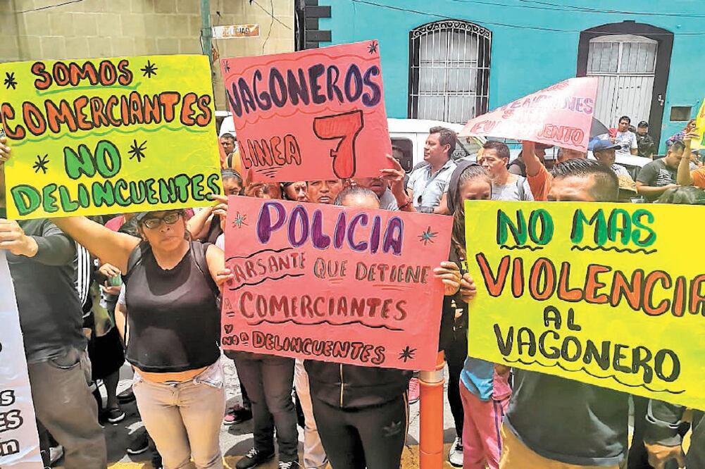 A la fecha, el ambulantaje ha disminuido 75% derivado de los operativos del STC en las estaciones de la red, afirma el Metro. Foto: EDUARDO HERNÁNDEZ. EL UNIVERSAL