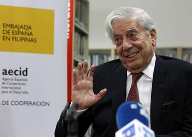 Vargas Llosa, preocupado por "guerra entre libros y pantallas"