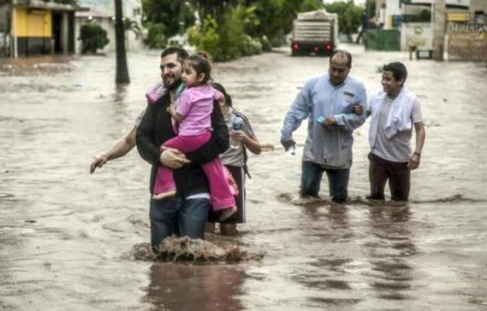 Declaran emergencia en 11 municipios de Sinaloa por lluvias