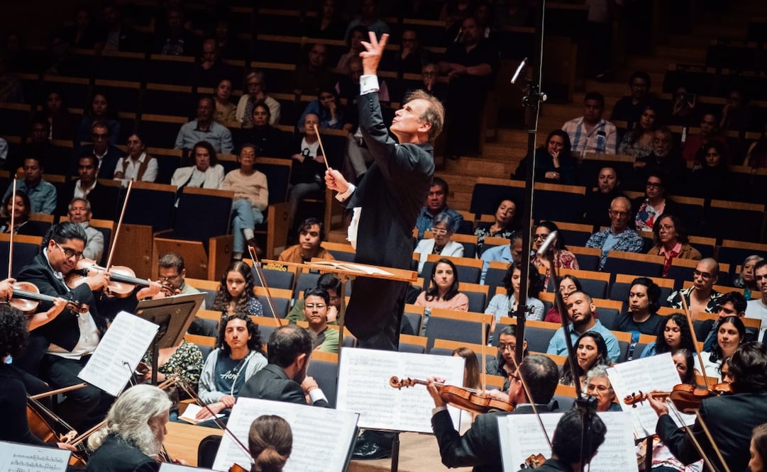 En muchas ocasiones, la Sinfónica de Xalapa presenta repertorios clásicos o de obras poco conocidas y que no son tan interpretadas. Foto: OSX