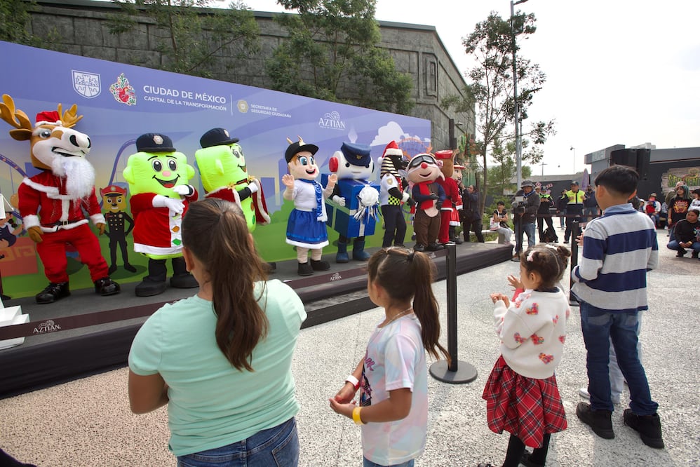 Reconocen trabajo de policías de CDMX con pases para Parque Aztlán para que sus hijos puedan disfrutar de los juegos mecánicos. (Foto: especial)