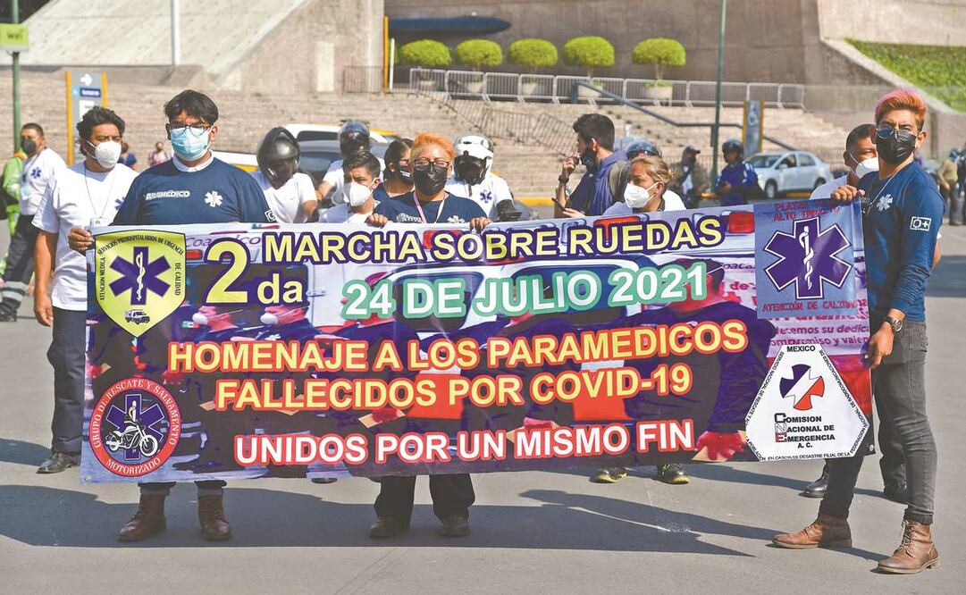 La marcha inició pasadas las 17:00 horas y pasó por todo el Paseo de la Reforma.