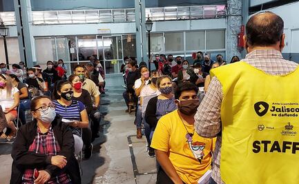 Con orden y agilidad transcurre primera jornada de vacunación a maestros en Jalisco