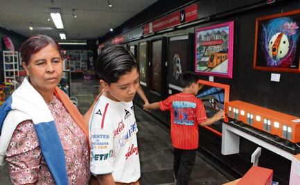 Reclusos exponen su arte en el Metro