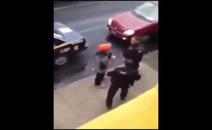 Hombre amenaza con pistola a policías en Azcapotzalco