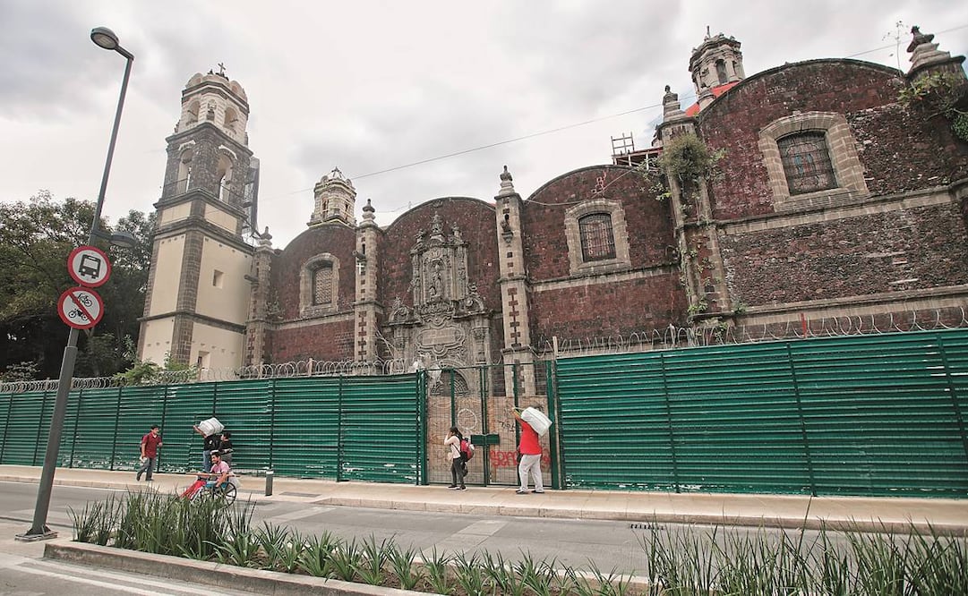 El templo de la Santa Veracruz, frente a la Alameda Central, ya está en vías de restauración. Foto: Fernanda Rojas/ EL UNIVERSAL