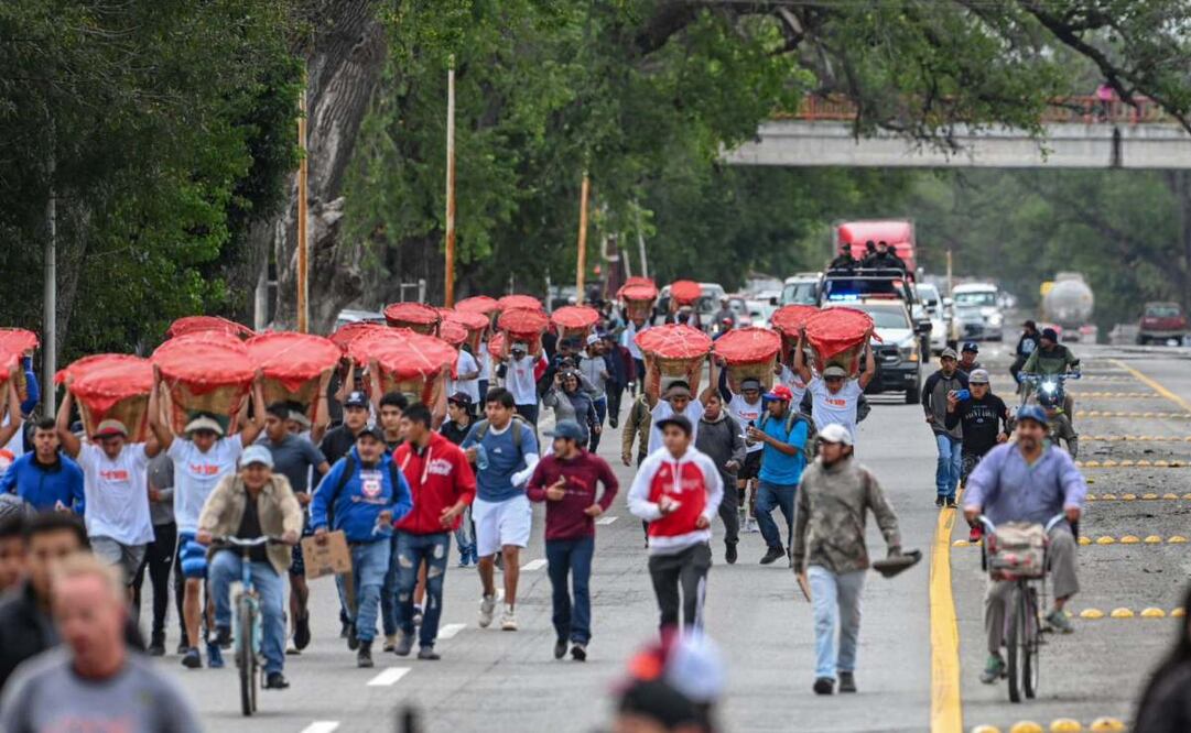 Edición 19 de la tradicional Carrera de Coloteros, que se realiza cada diciembre en honor de la Virgen de Guadalupe (08/12/2024). Foto: cortesía FM Noticias