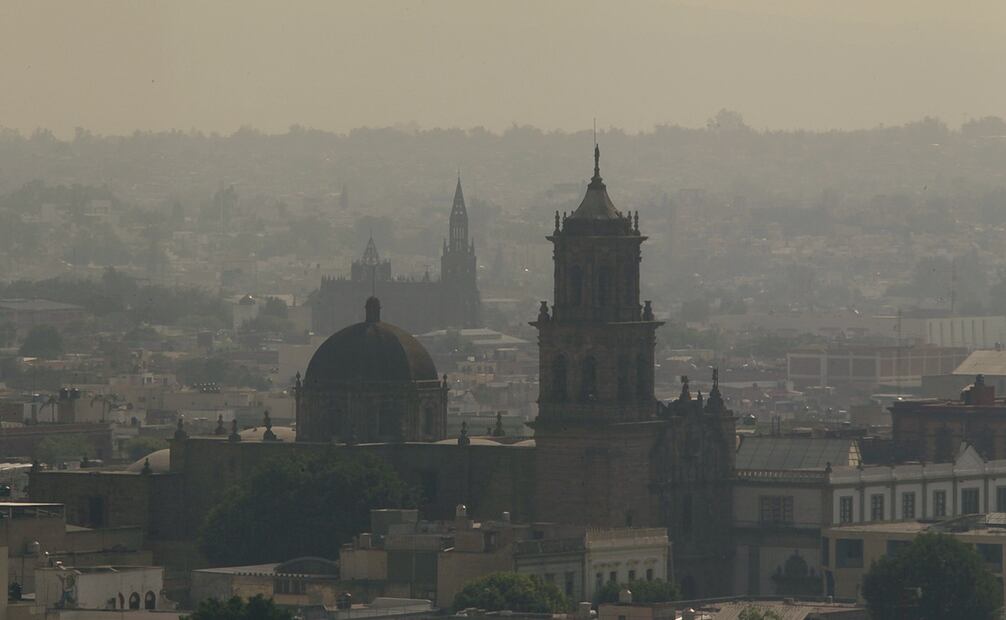 PICCA reguló promovió la producción de autos no contaminantes y verificación vehicular en Guadalajara, Monterrey, Tijuana, Juárez, Puebla y León, además de ofrecer incentivos para transporte de estudiantes y trabajadores. Foto: José María Martínez/EL UNIVERSAL.
