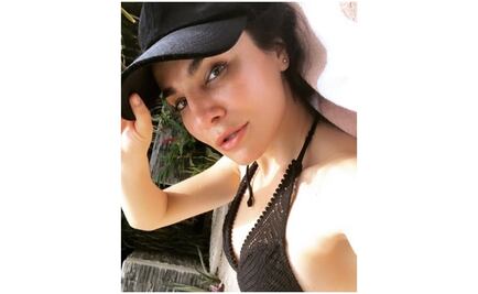 Martha Higareda luce su figura en bikini 