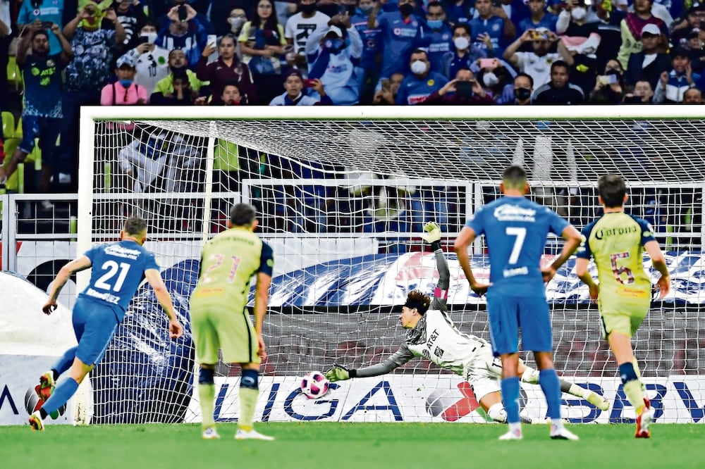Las Águilas del América y la Máquina del Cruz Azul disputan la final del futbol mexicano para definir al campeón del Clausura 2024. Foto: de Archivo El UNIVERSAL