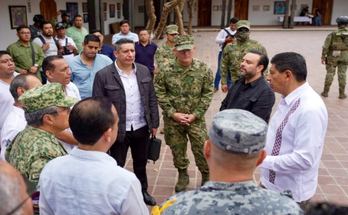 Salomón Jara propone reconstruir la Policía Municipal de Juchitán. Foto: Cortesía Gobierno de Oaxaca