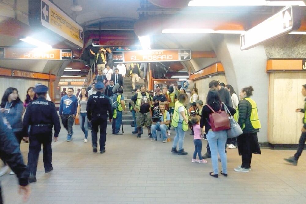 La secuencia fue de unos niños que deambulan solos por la estación. Foto: JANET MÉRIDA. EL UNIVERSAL
