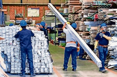 Se recupera actividad industrial en mayo por dinamismo en construcción
