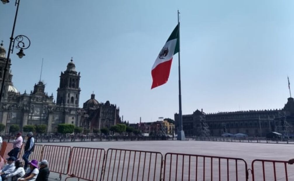 Mitin por aniversario de la Expropiación Petrolera en el Zócalo de la CDMX, minuto a minuto