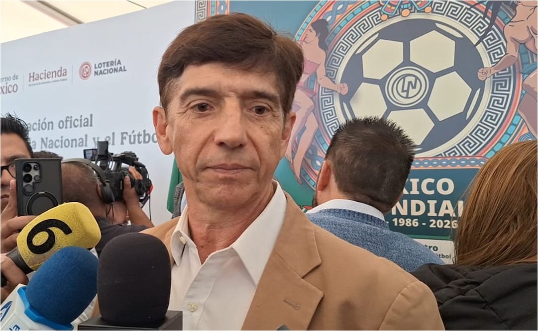 Miguel España durante el lanzamiento del Álbum Retro Lotería y Futbol. FOTO: Sebastián García/ EL UNIVERSAL