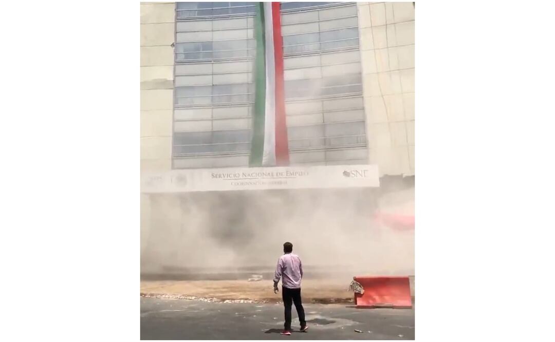 Tras el sismo del 2017, el Servicio Nacional de Empleo (SNE) reportó la caída de una parte de sus paredes que hicieron temblar a los vecinos por pensar que la gran edificación se derrumbaría. Foto: Captura de pantalla