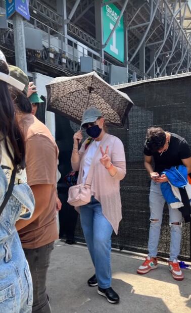 Erika Buenfil es tan cercana a Nicolás, su primogénito, que lo acompañó al concierto de Billie Ellish, el cual se canceló por problemas climáticos. 
Foto: Instagram