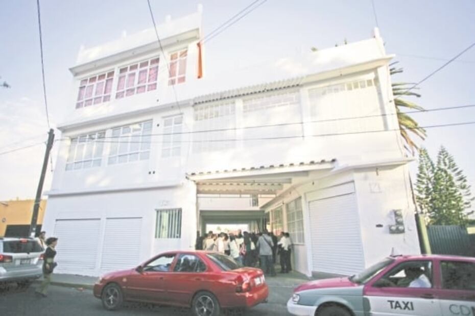 Universidades de Morena becan sin exigir promedio