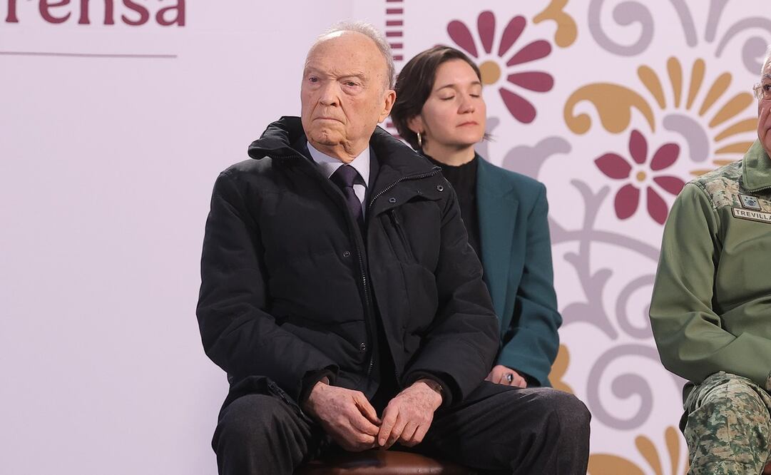 Gertz Manero presente en la conferencia de prensa mañanera de la presidenta Claudia Sheinbaum en el Palacio Nacional. FOTOS: Gabriel Pano/ El Universal