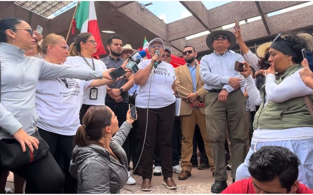 Trabajadores del Poder Judicial se manifiestan en San Lázaro. Foto: especial