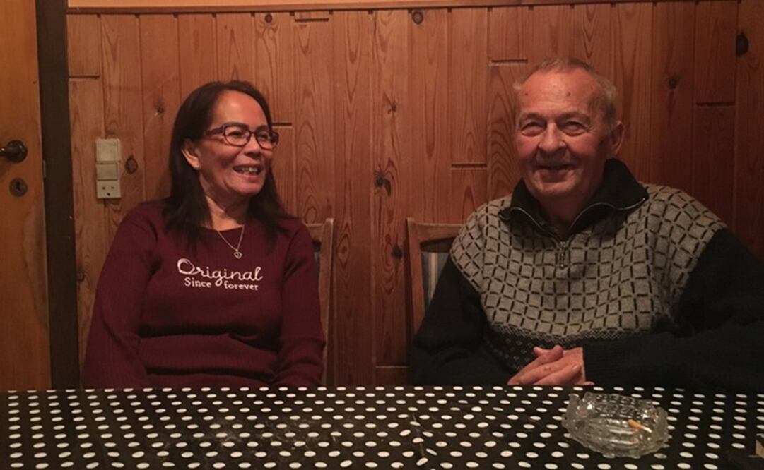 Sommai y su esposo en su casa, en una ciudad remota al noroeste de Dinamarca. Foto: BBC