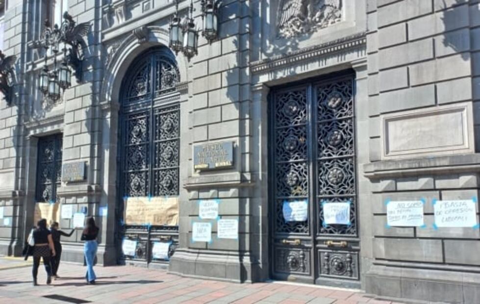 Trabajadores cierran el MUNAL; acusan hostigamiento laboral y falta de mantenimiento