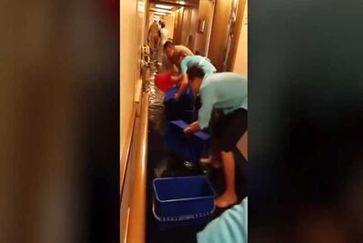 Crucero se inunda al estilo "Titanic"