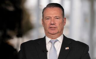 Jefe del ICE comparecerá ante juez de Minnesota; deberá explicar por qué se niega el debido proceso a migrantes detenidos