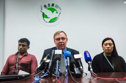 Denuncian persecución a familias que acogieron a Snowden en Hong Kong