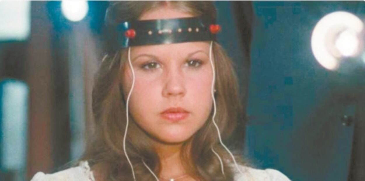 Krasinski prefiere más terror y menos parafernalia