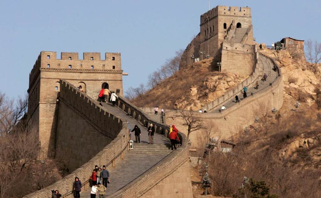 Se calcula que en total la longitud de la Muralla china puede alcanzar los 21 mil kilómetros. FOTO: Michael Reynolds/Archivo EFE.