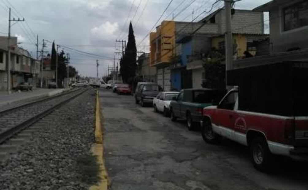 Pagarán predial viviendas junto a vías del tren en Tlalnepantla
