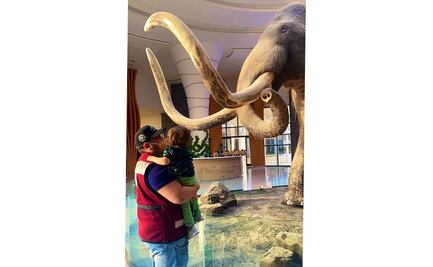 José Ramón López Beltrán, hijo mayor de AMLO, disfruta paseo familiar por el AIFA