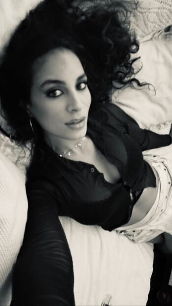 Isadora Figueroa, hija de Chayanne, sabe cómo llevar las transparencias con estos 3 looks