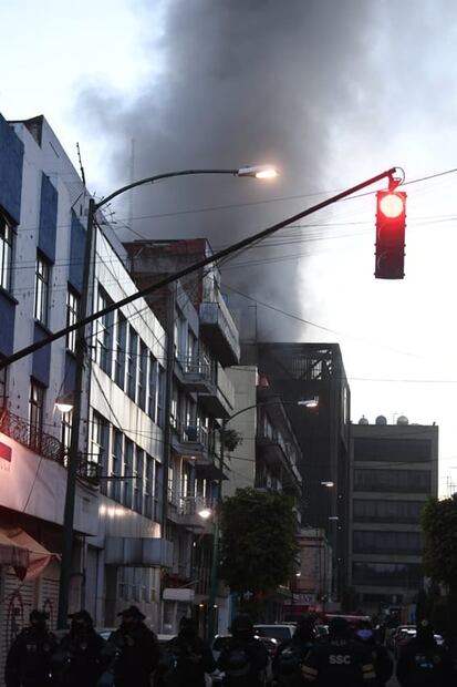 Las escenas del incendio en el puesto central de control del Metro, en calle Delicias