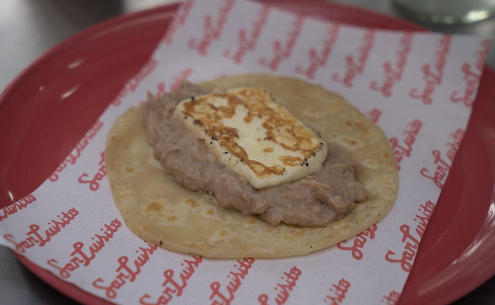 Prueba los auténticos tacos mañaneros en San Luisito Taquería. Foto: cortesía
