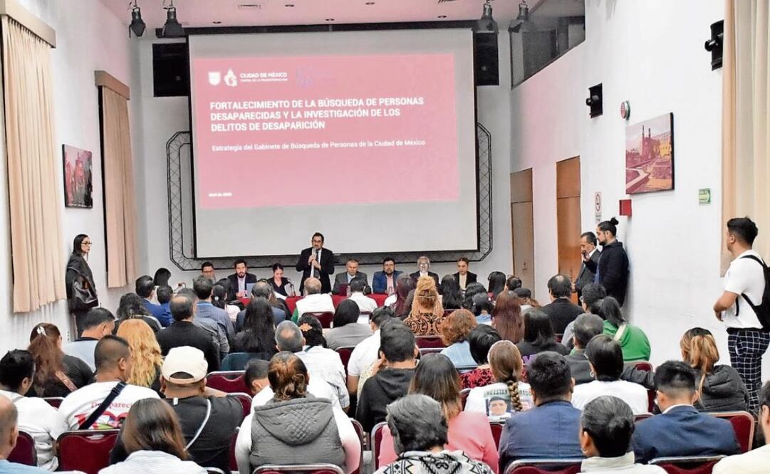 Autoridades capitalinas presentaron a madres buscadoras su estrategia contra la desaparición. (02/04/2025) Foto: Especial