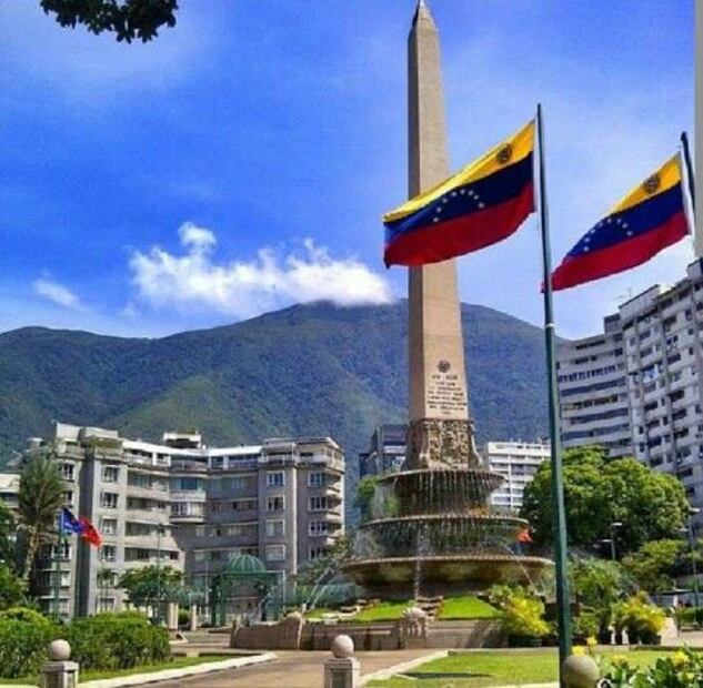 Si bien la inseguridad sigue siendo un problema en ciudades sudamericanas, los gobiernos han implementado diversas estrategias para reducir la criminalidad. Fuente: Freepik.