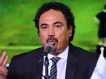 Hugo Sánchez explota contra el ‘Tata’ Martino: Sólo le importa el dinero